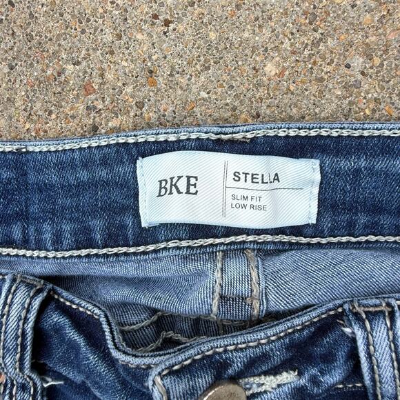 Buckle BKE Stella Slim Fit Low Rise Crop Capri Blue Jeans Size 27 Style BGK111 - Picture 3 of 8